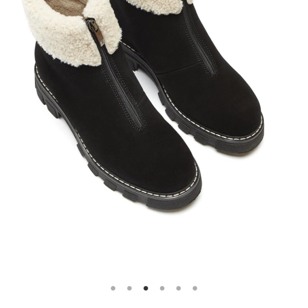 La Canadienne Abba suede bootie in black - Picture 2 of 3